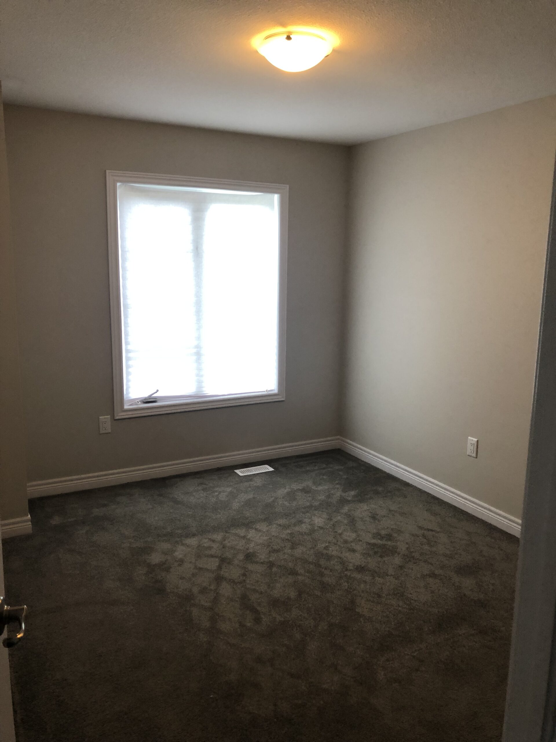 StarwardHomes-63-377GlancasterRd-Leasing-Photo (10)