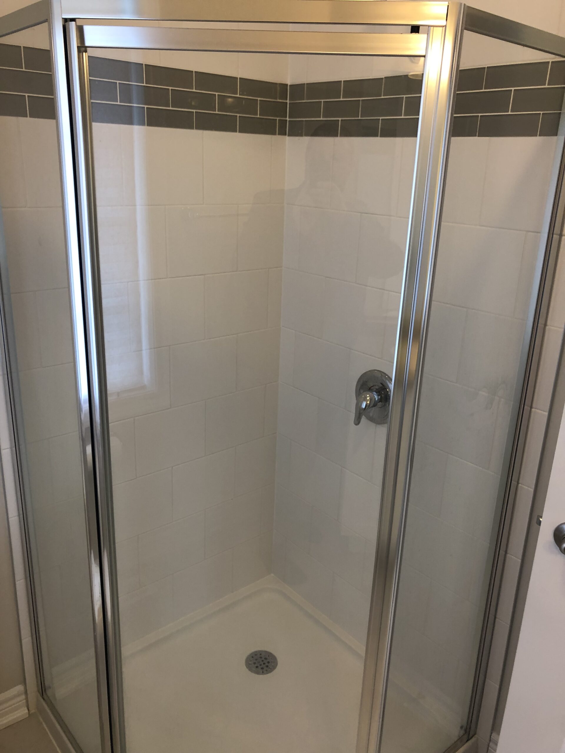 StarwardHomes-63-377GlancasterRd-Leasing-Photo (11)