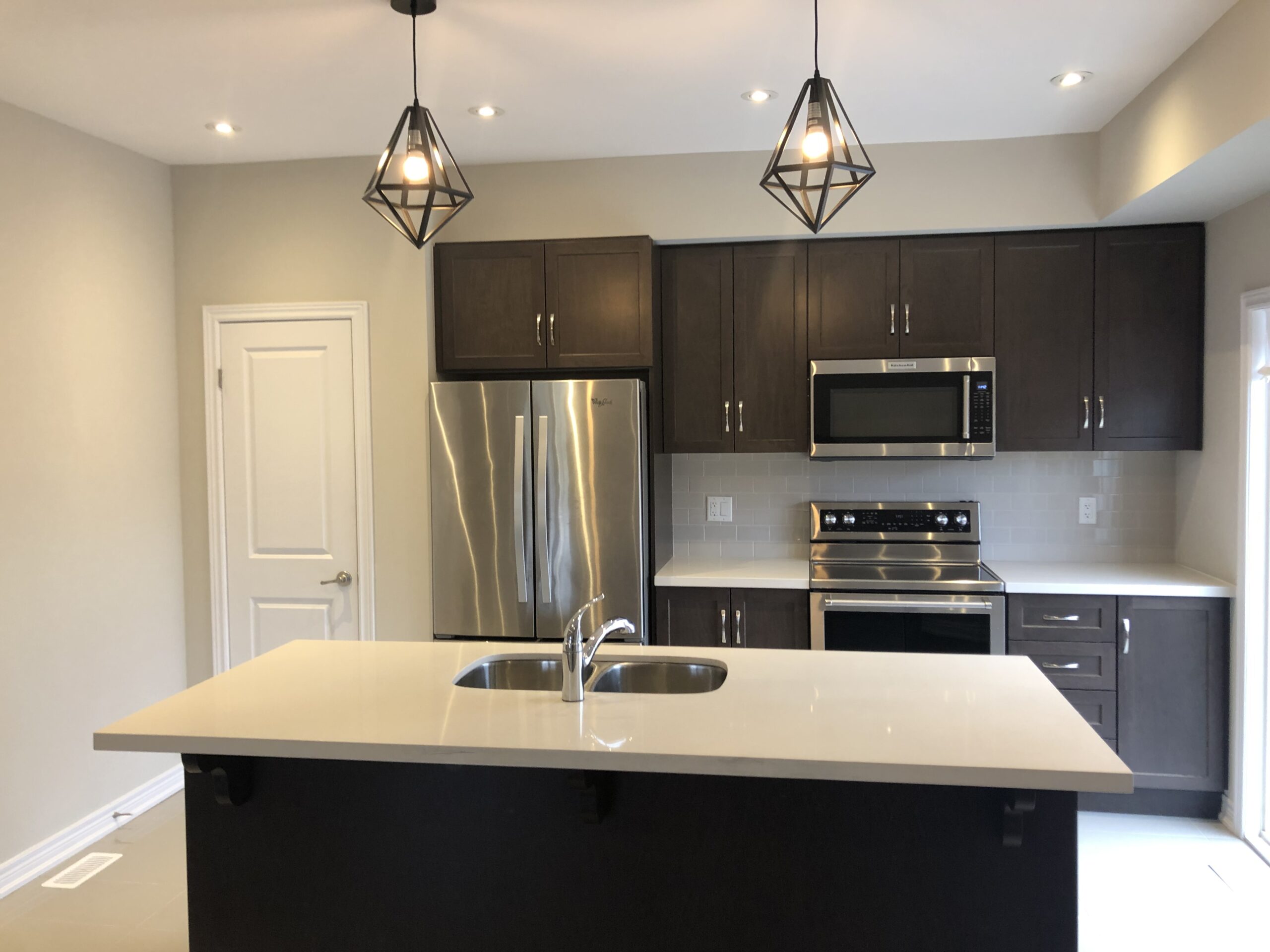 StarwardHomes-63-377GlancasterRd-Leasing-Photo (3)